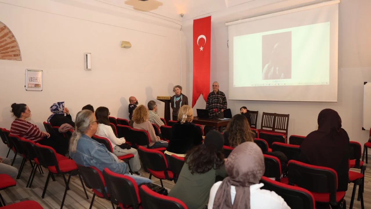 Osmangazi'de temel fotoğrafçılık eğitimleri sürüyor