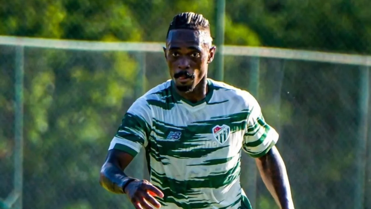 Lincoln Henrique'den Bursaspor'a kötü haber