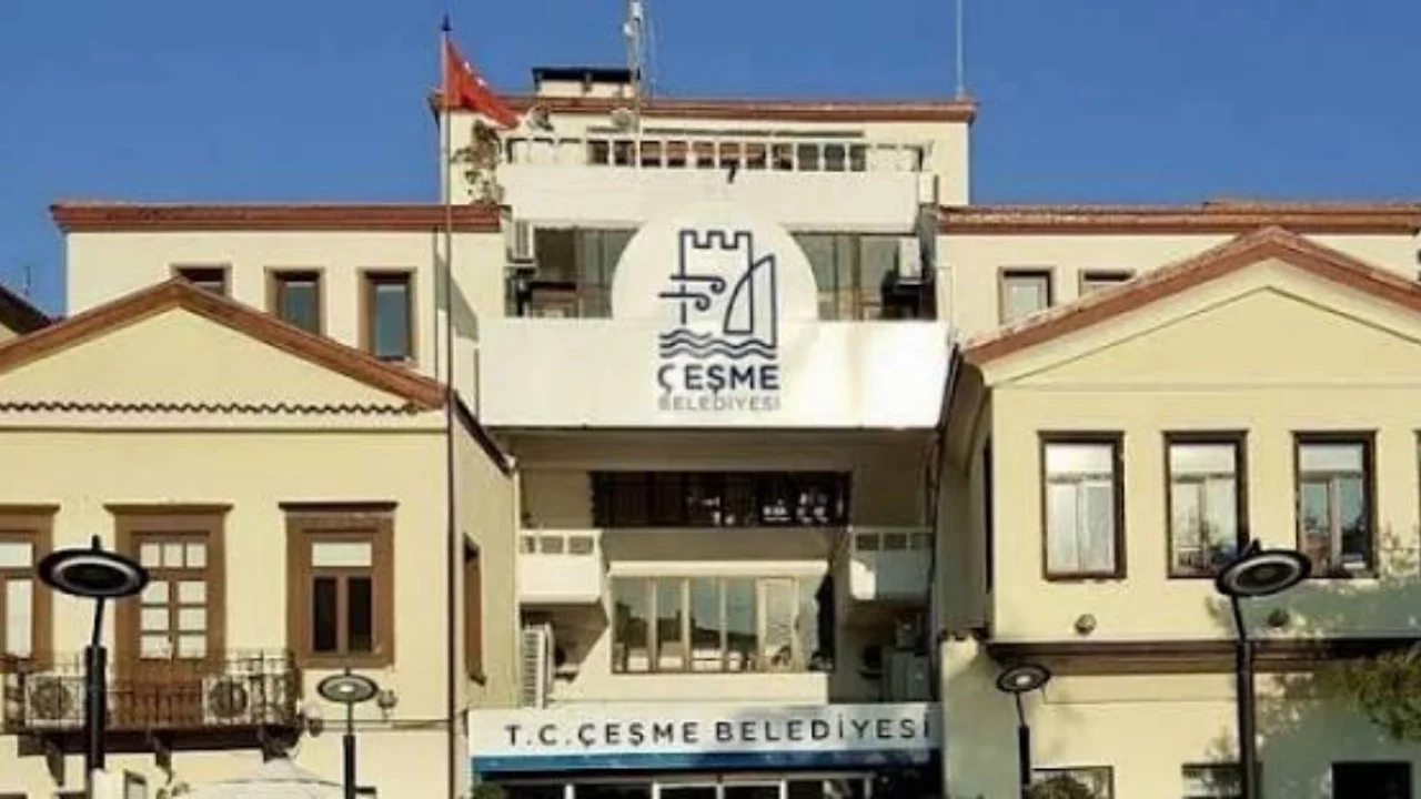 Çeşme Belediyesi'ne operasyon! Başkan Yardımcısı da gözaltına alındı