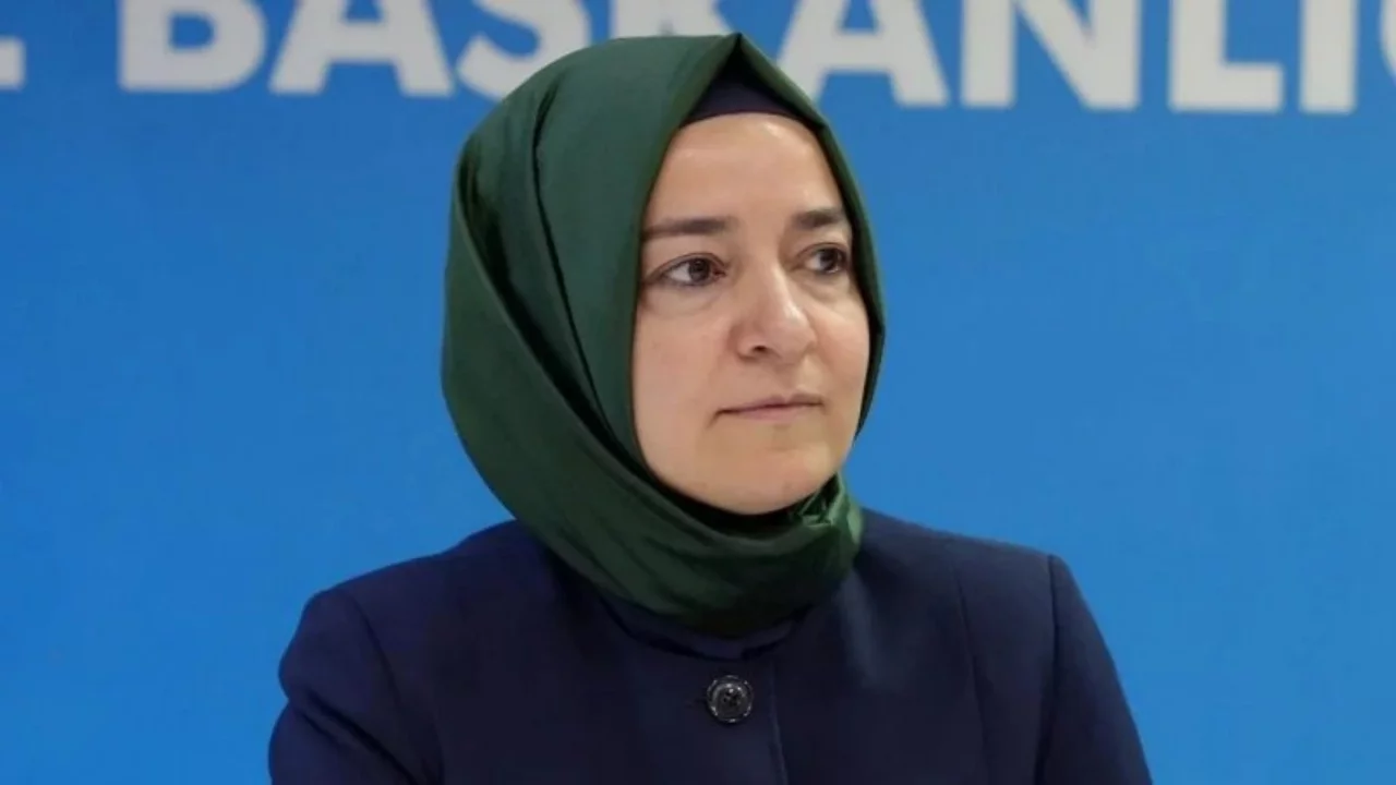 AK Parti'li Fatma Betül Sayan Kaya şüpheli sıfatıyla ifade veriyor