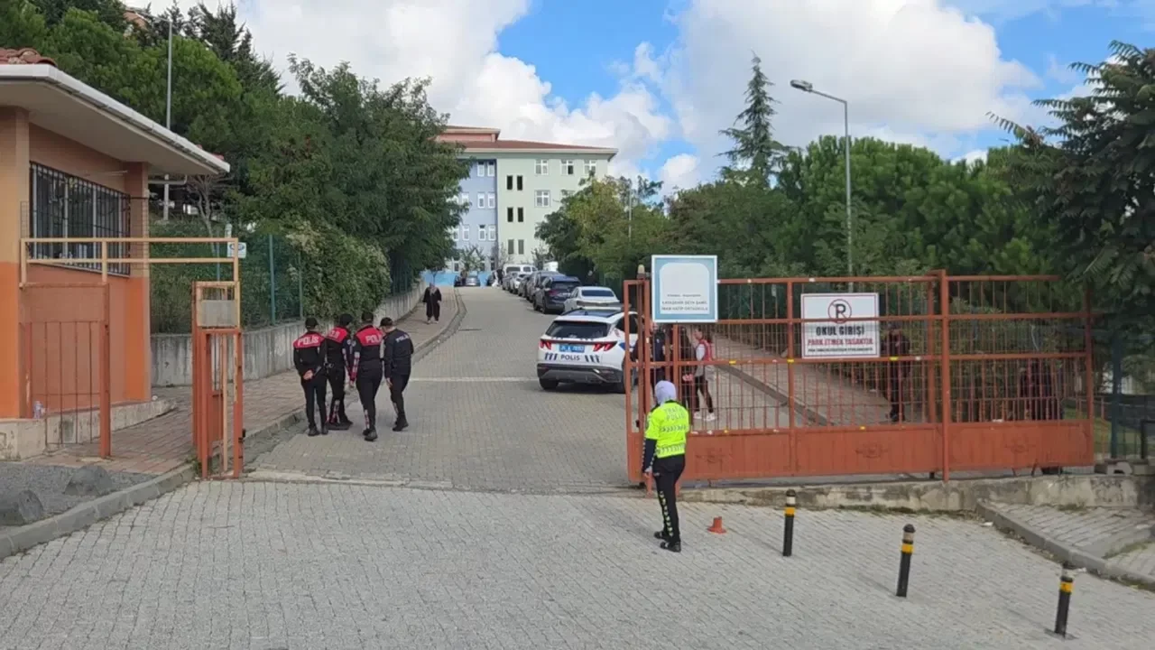 Başakşehir'de 1 öğrencinin yaşamını yitirdiği okul saldırısına ilişkin 3 kişi tutuklandı
