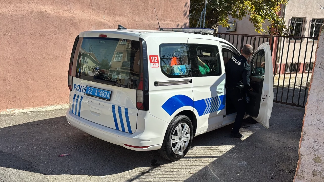 Okula silah getiren öğrenci ve ailesi gözaltına alındı