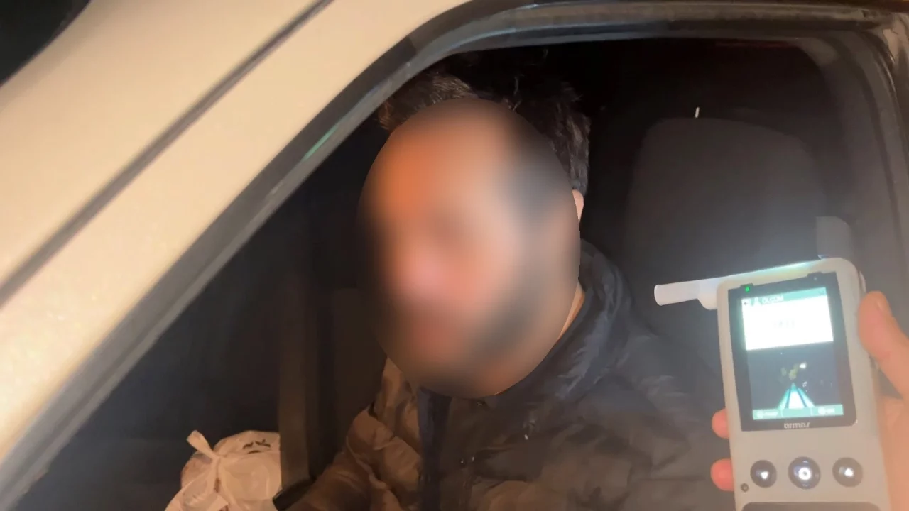 Bursa'da "Ben seyir halinde değilim" diyen alkollü sürücü polisi çileden çıkardı