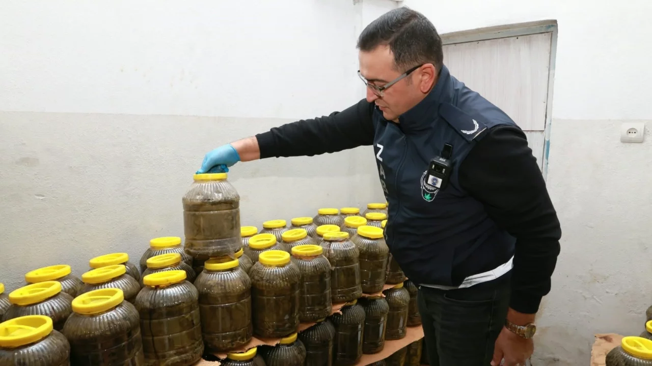 Osmangazi'de halk sağlığını tehdit eden 6,5 ton gıda imha edildi