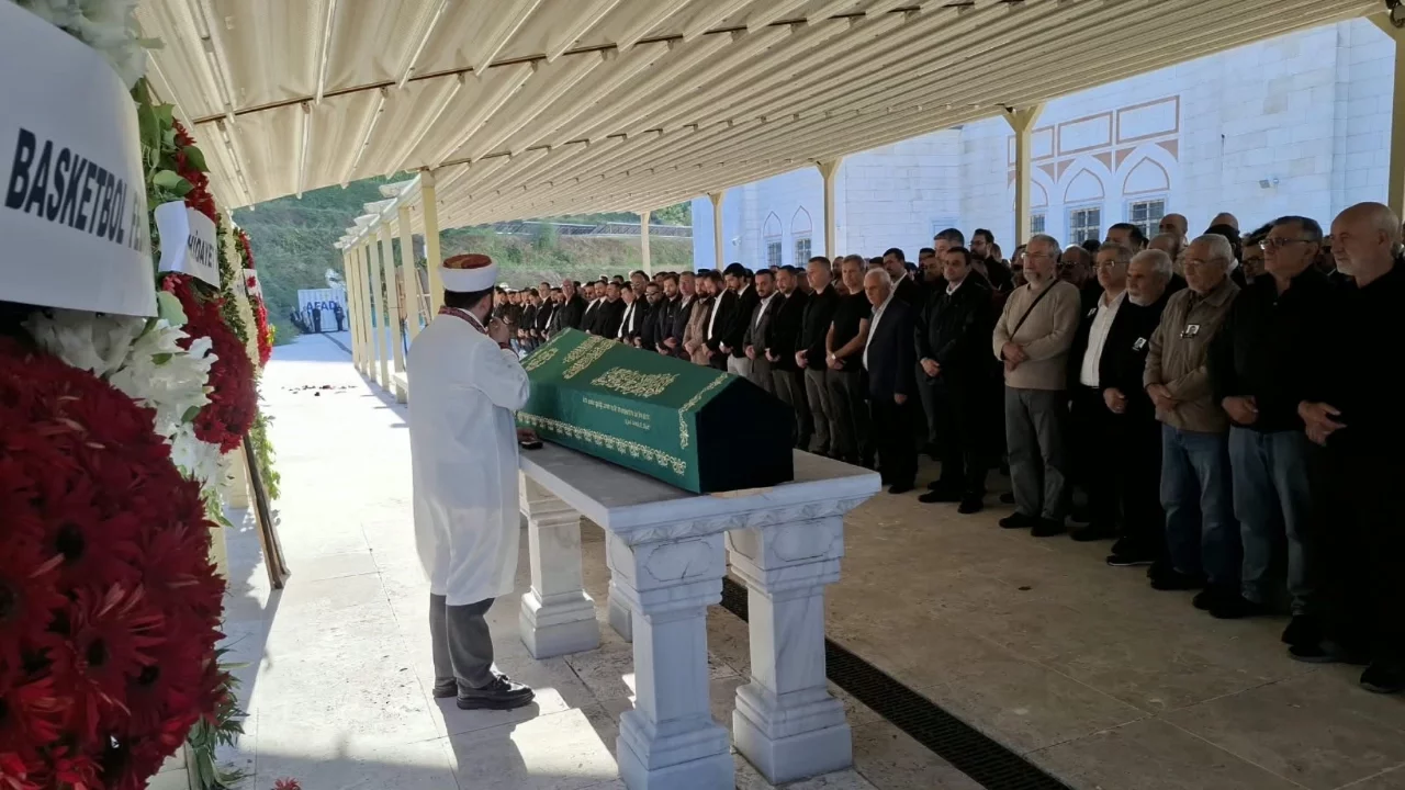 Fon soruşturmasında adı geçen iş insanı Ali Emre Ballı toprağa verildi
