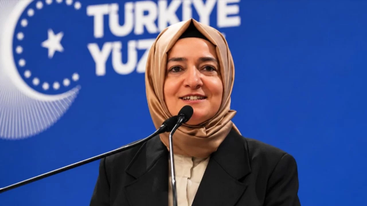 Fatma Betül Sayan Kaya, AK Parti'den ihraç edildi