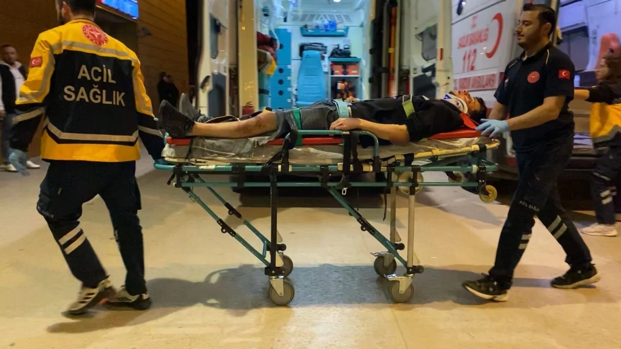 Bursa'da otomobil ile motosiklet çarpıştı: 2 yaralı