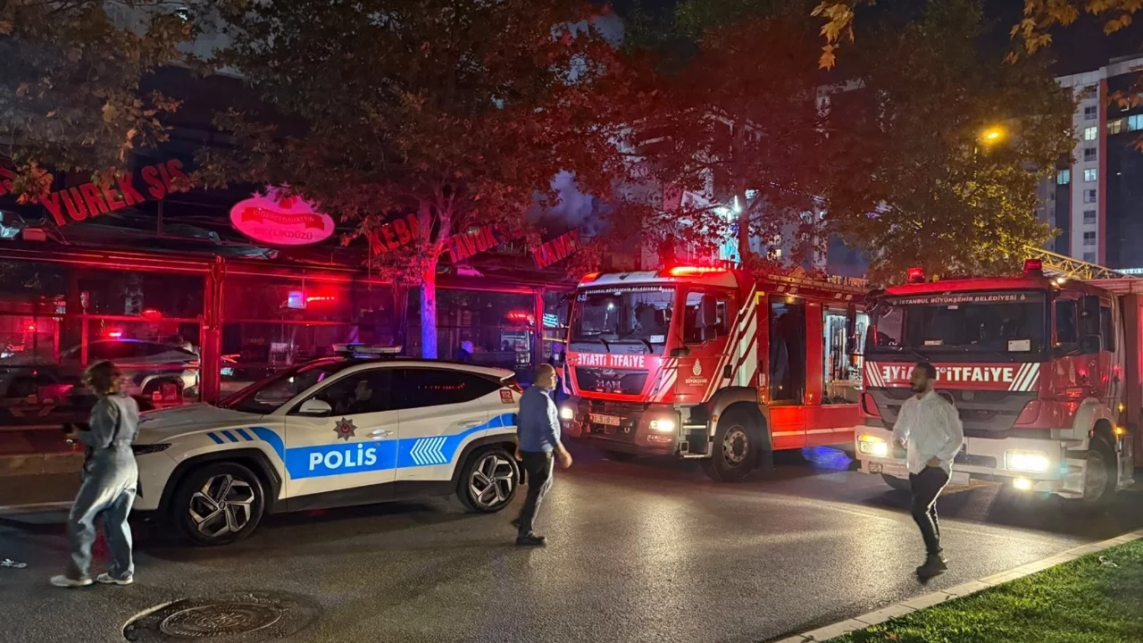 İstanbul'da iki katlı iş yerinde yangın: 1 yaralı
