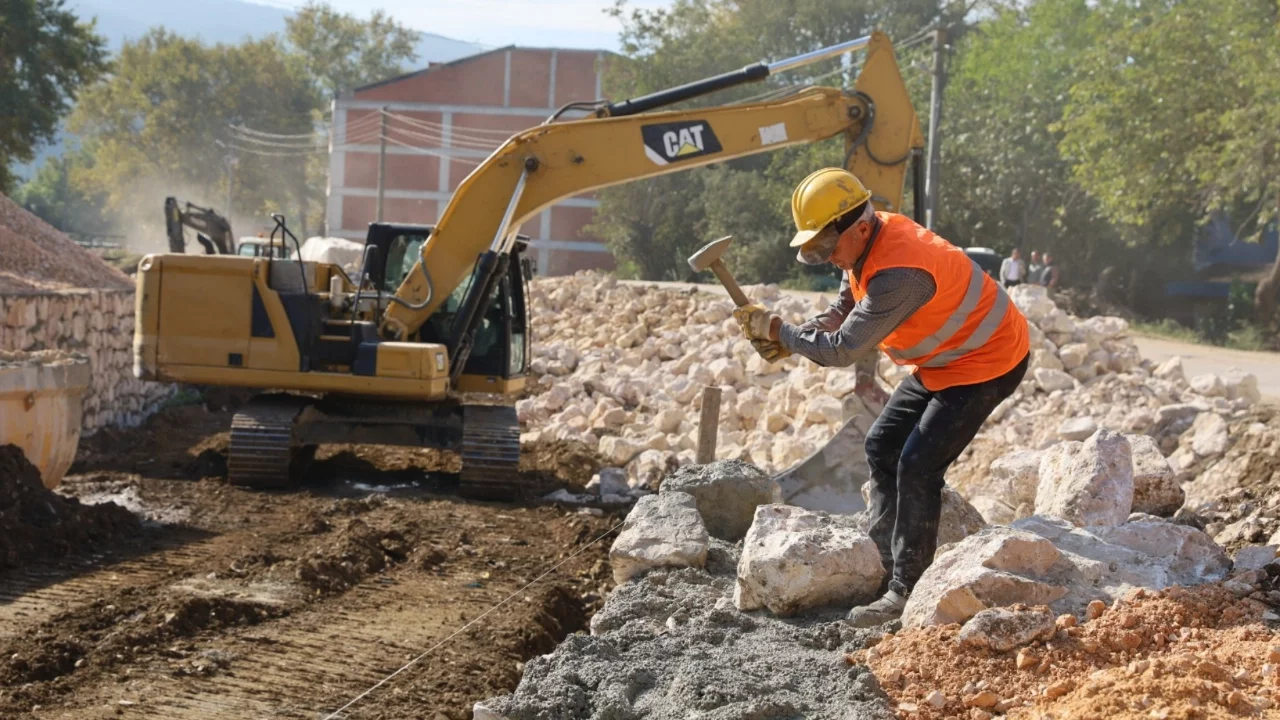 Bursa Büyükşehir'den Nilüfer'de kapsamlı dere ıslahı