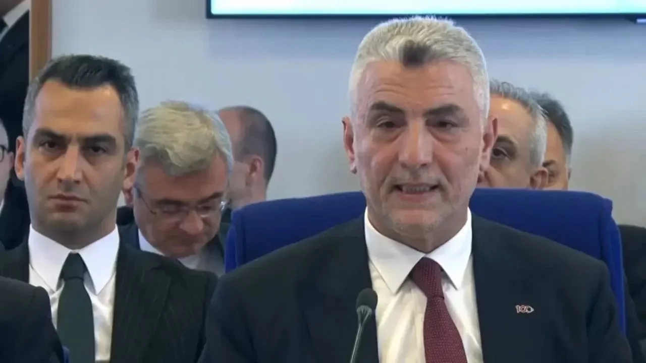 Bakan Bolat'tan "170 milyon liralık para transferi" açıklaması: Bankalara sorup öğrenebilirsiniz