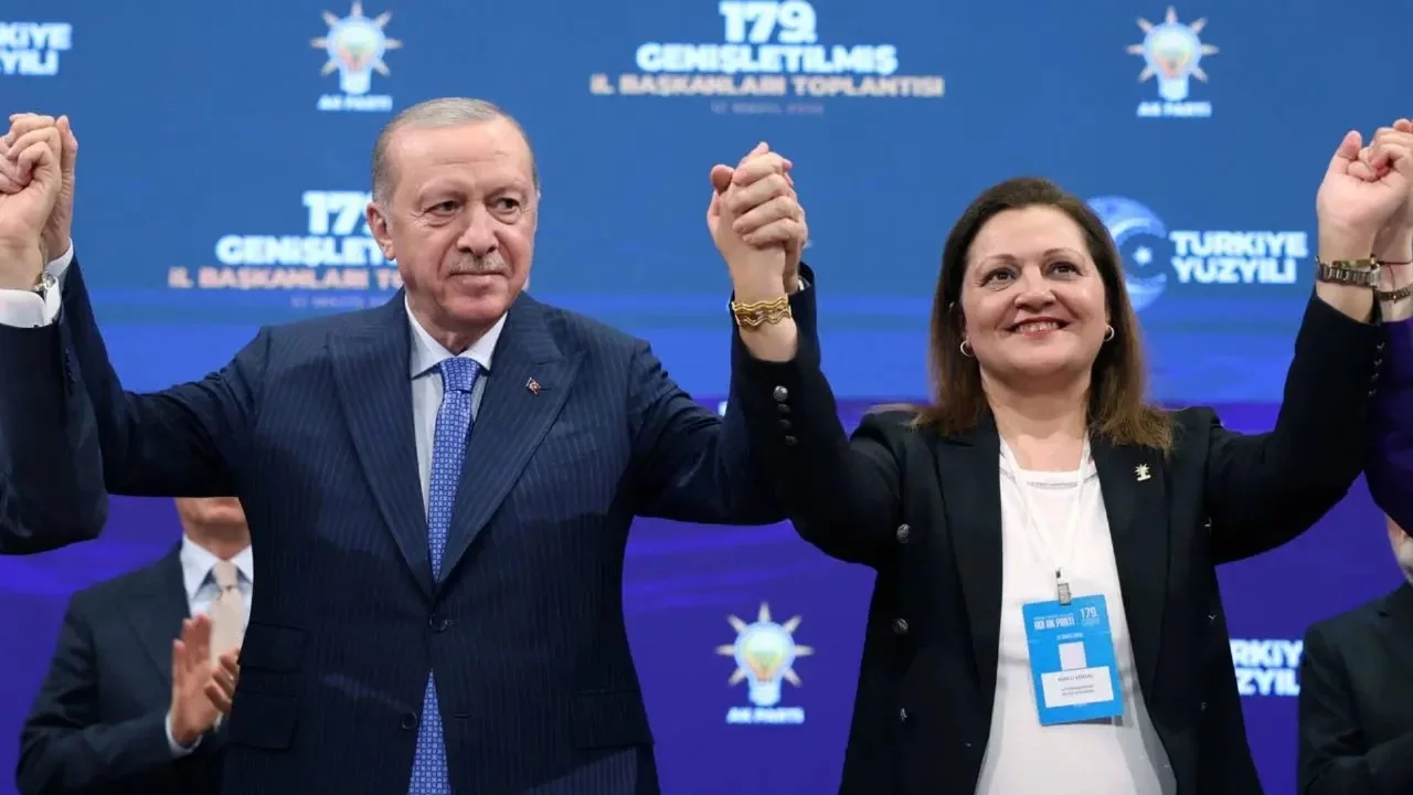 Mayıs ayında AK Parti'ye katılan Burcu Köksal'dan Mahinur Özdemir Göktaş savunması