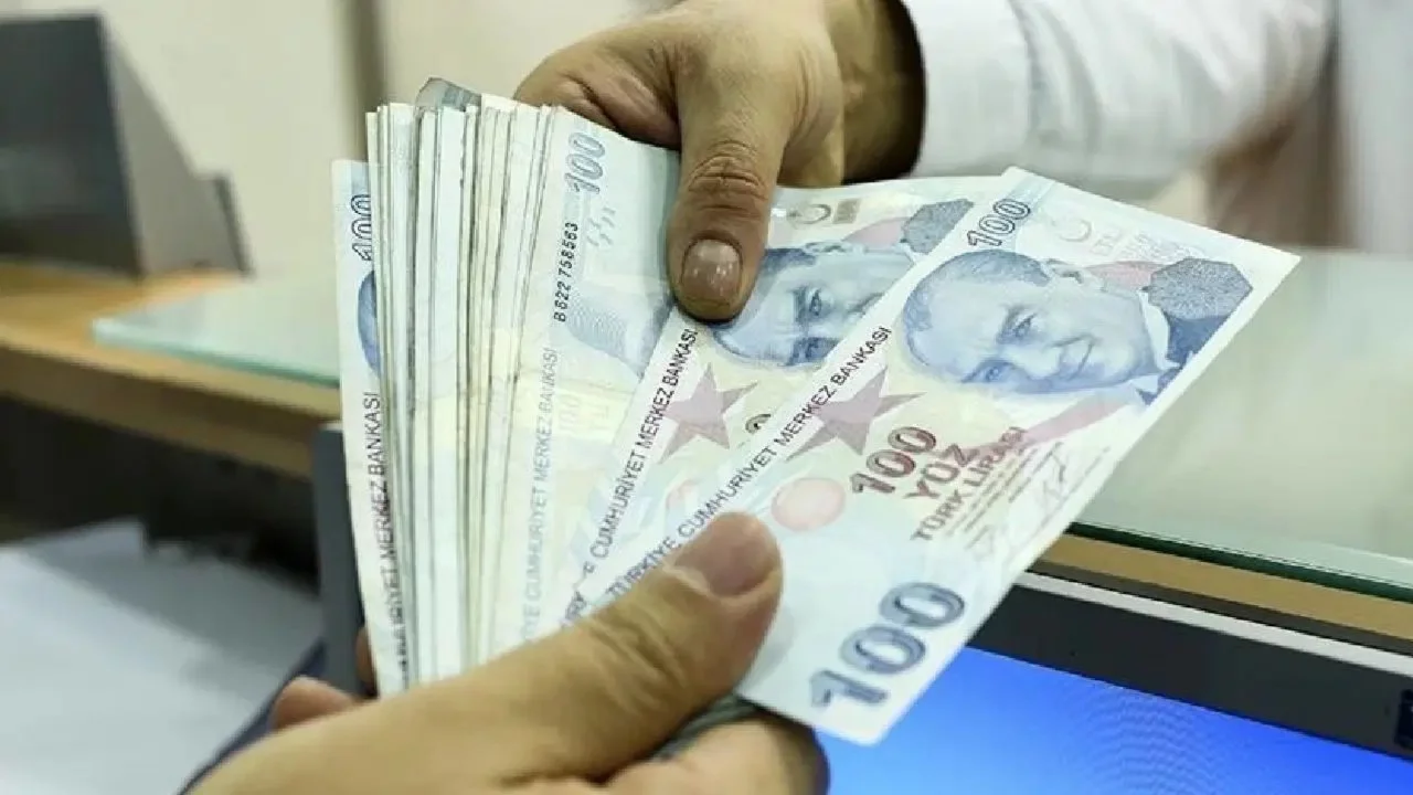 DİSK-AR hesapladı: Asgari ücret 9 ayda yüzde 28 oranında eridi