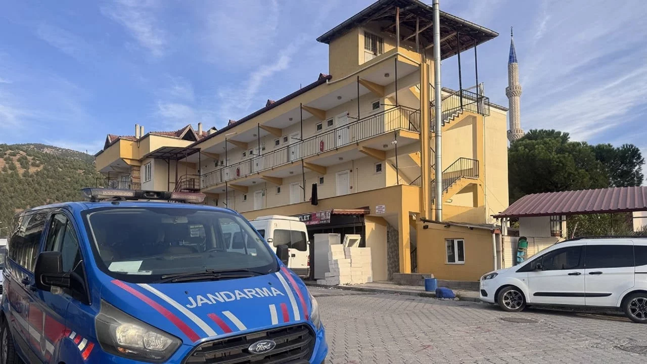 Yaşlı çift, 2 gün önce yerleştikleri pansiyonda ölü bulundu