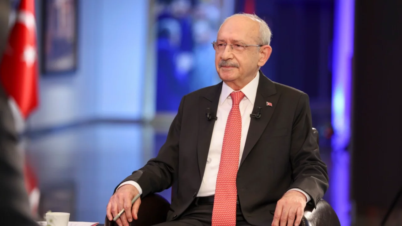 Kılıçdaroğlu: Yolsuzluk yapan belediye başkanları ya Özgür Bey'in partisine ya da AK Parti'ye gid...