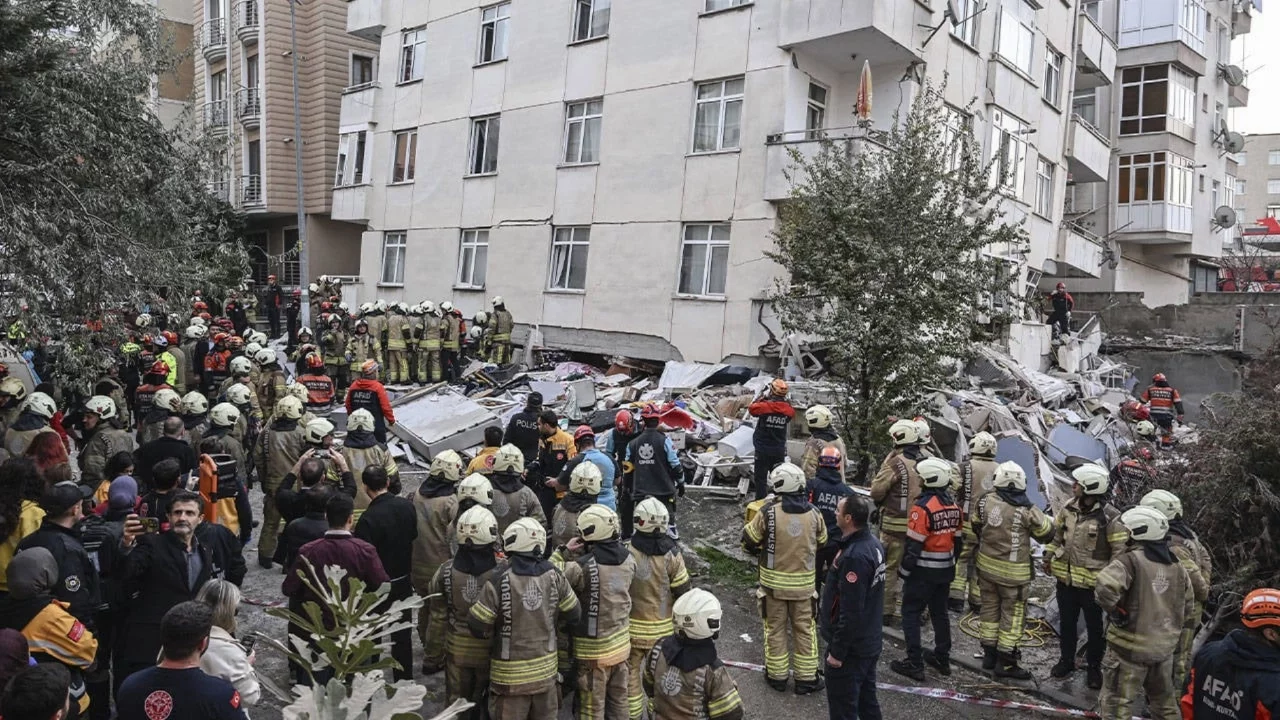Maltepe'de çöken binada can kaybı 5'e yükseldi