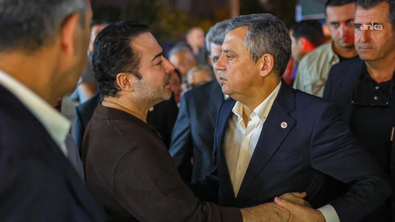 YENİ Parti Genel Başkanı Özgür Özel'den şarkıcı Atilla Taş'a taziye ziyareti