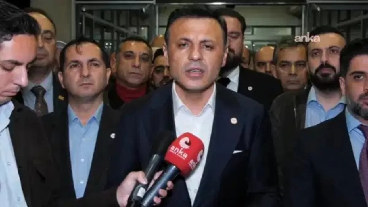 Özgür Çelik AK Parti'ye geçen meclis üyelerine ilişkin konuştu: 'Uzaydan bulmadık'