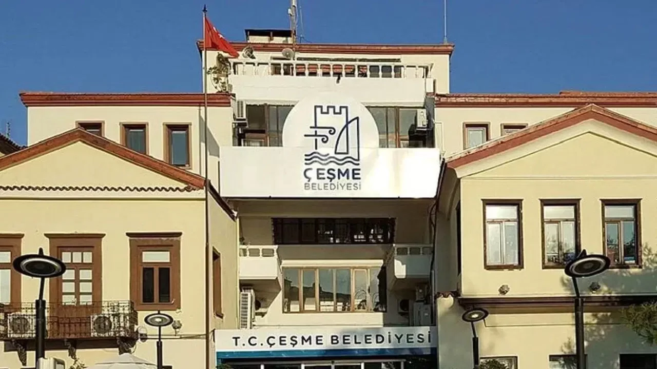 Çeşme Belediyesi'ne operasyonda 10 tutuklama