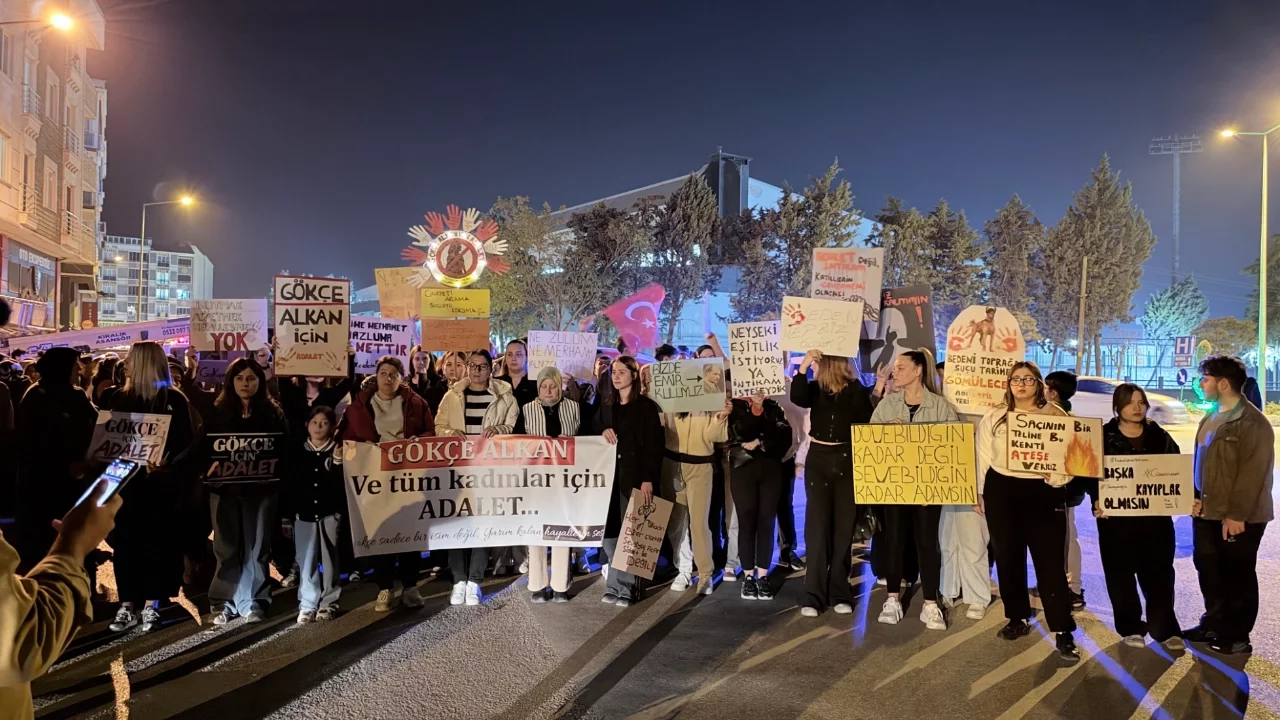 Bursa'da  Gökçe Alkan için yürüyüş düzenlendi