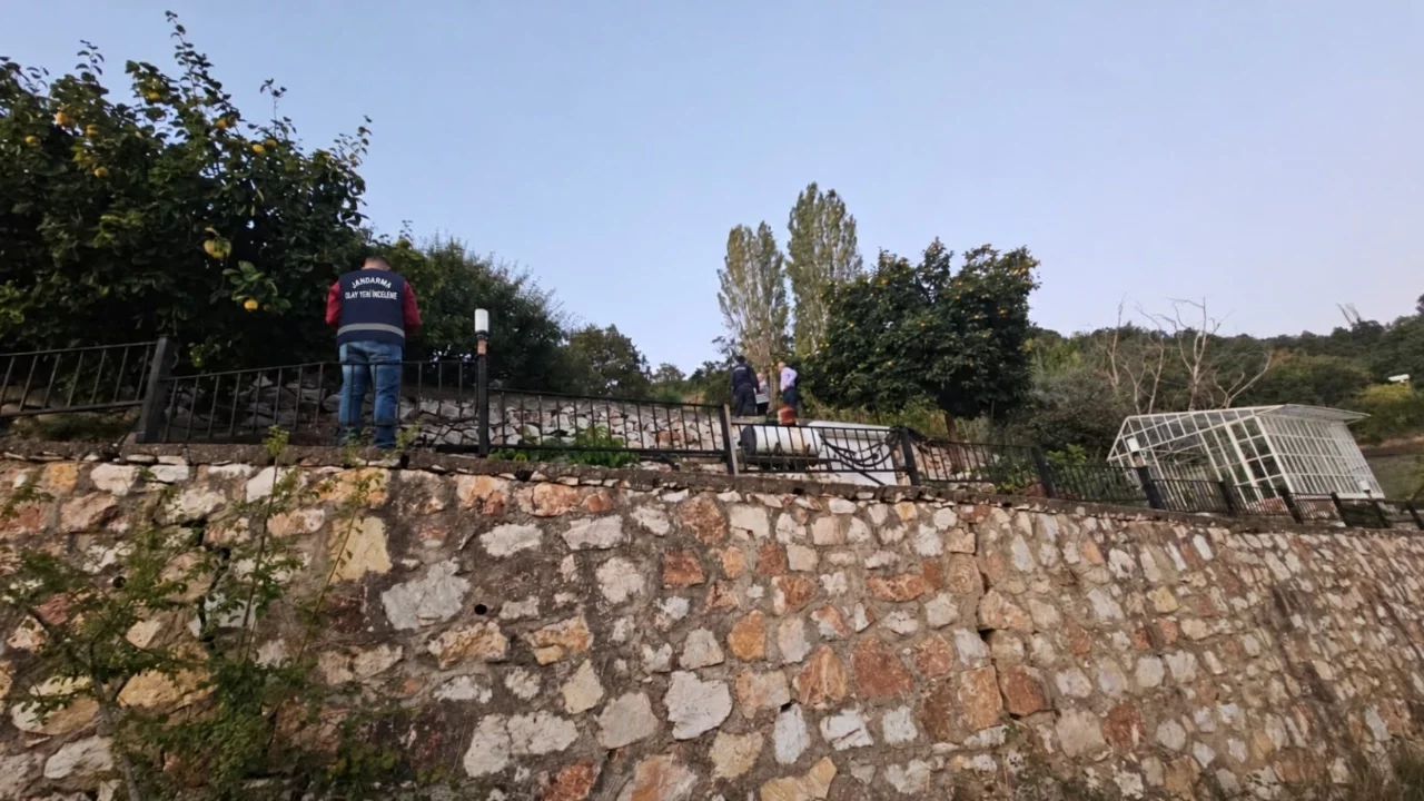 Bursa'da bir villada yarım milyonluk paneller çalındı