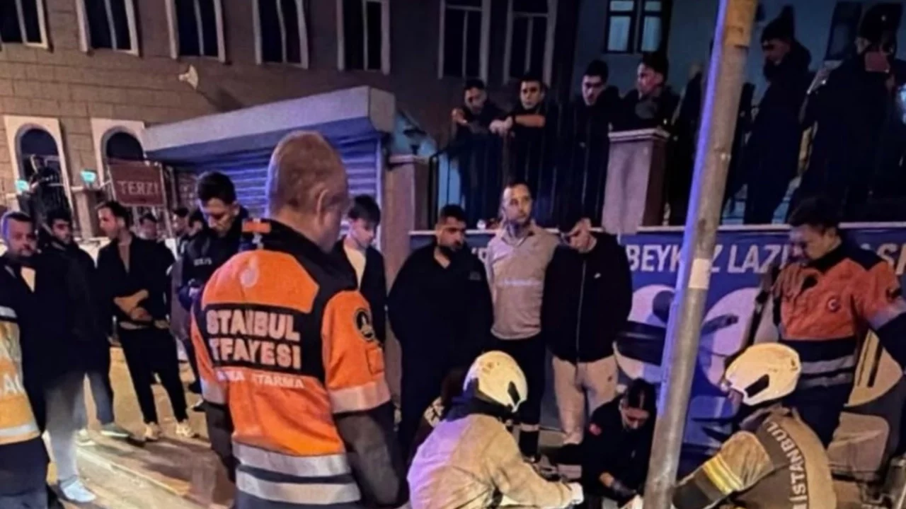 İstanbul'da motosiklet direğe çarptı: 1 ölü