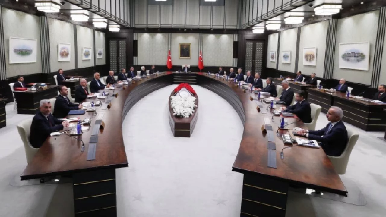 Kabine yarın toplanıyor: Gözler iki kritik başlığa çevrildi