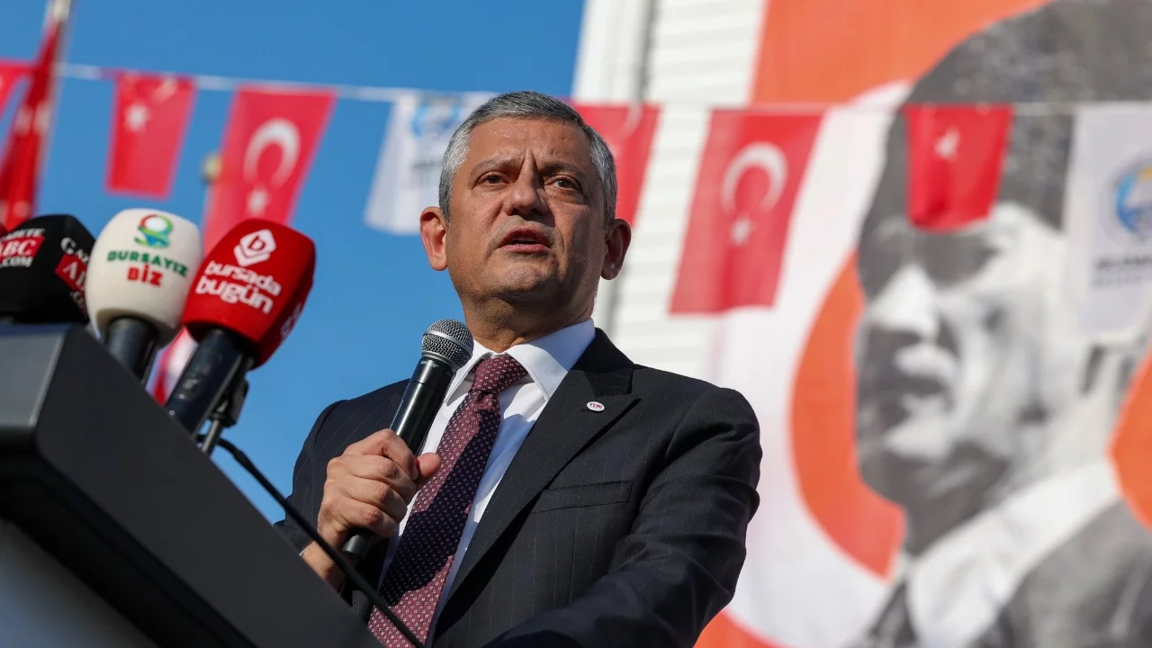 Özgür Özel, Mudanya'da konuştu: "Bu millet başını ne cephede ne masada eğdi"