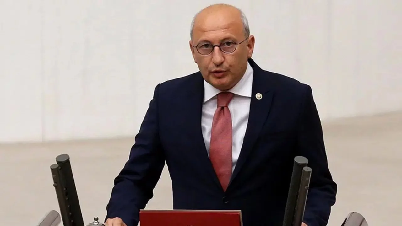 YENİ Partili Çakırözer: 'Eylül ayında en az 50 gazeteci hakim karşısına çıktı, 1350 hesaba erişim...