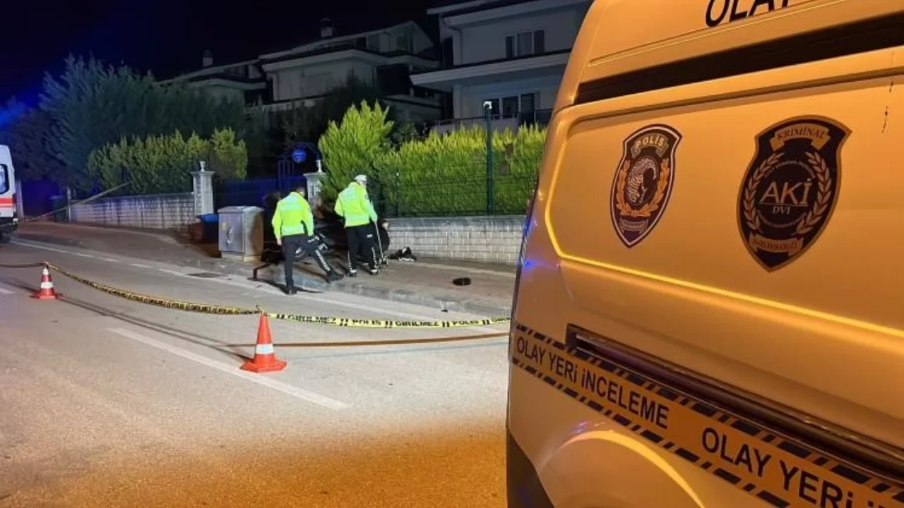 Bursa'da feci kaza! Kontrolden çıkarak trafoya çarpan motosiklet sürücüsü hayatını kaybetti