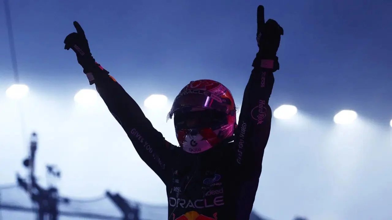 Singapur Grand Prix'sinde zafer Max Verstappen'in