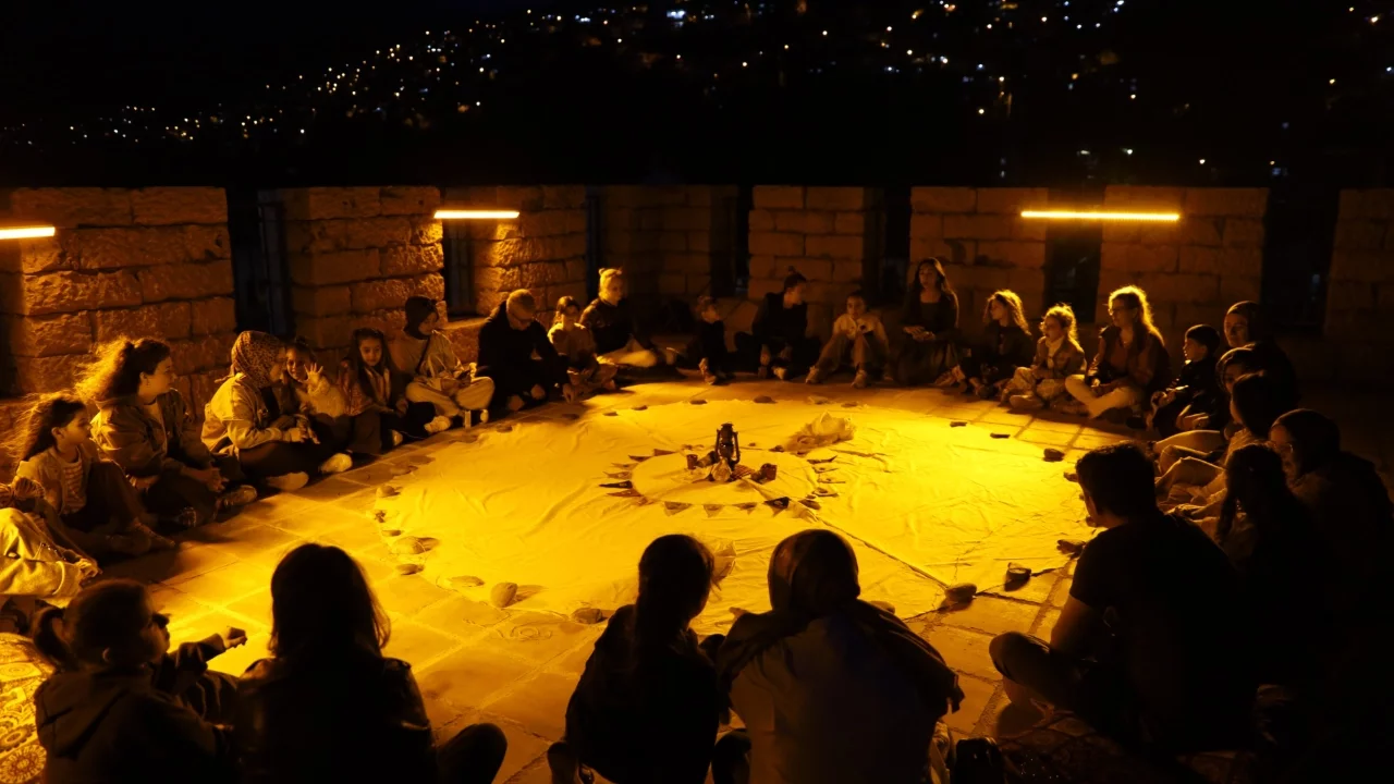 Kız çocukları Zindankapı'da sanat ve tarihle bir araya geldi