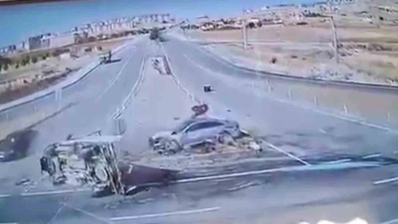 MHP'li vekil yaralanmış, 1 kişi yaşamını yitirmişti: Kazanın görüntüleri ortaya çıktı