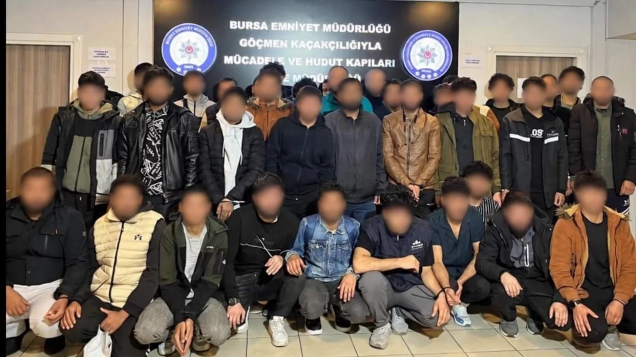 Bursa'da göçmen kaçakçılığı operasyonu: 11 kişi yakalandı