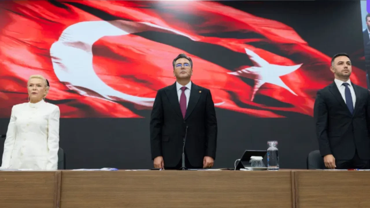 Mersin Büyükşehir Belediye Meclisi'nde 'adil yargılama' çağrısı