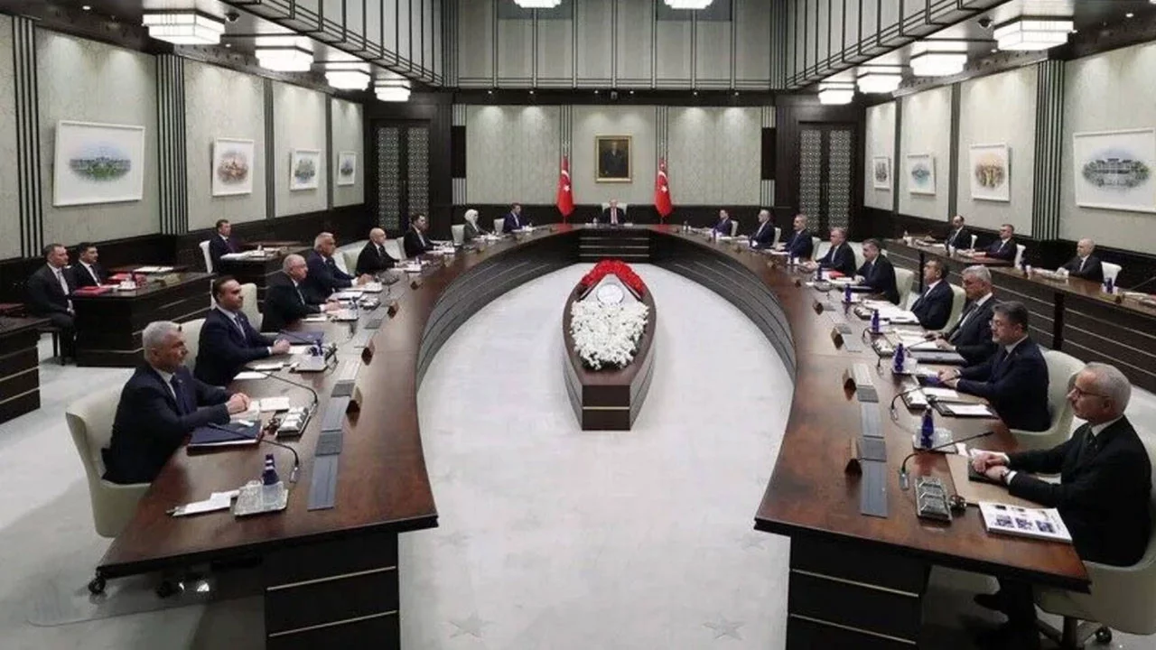 Kabine toplandı: Gündemde fon skandalı var