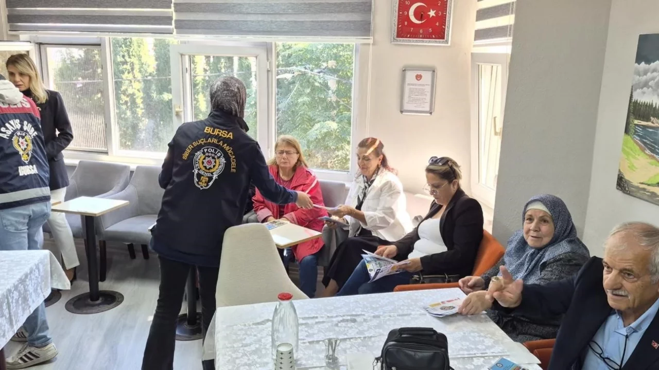 Bursa'da emeklilere yönelik siber suçlara karşı farkındalık eğitimi verildi