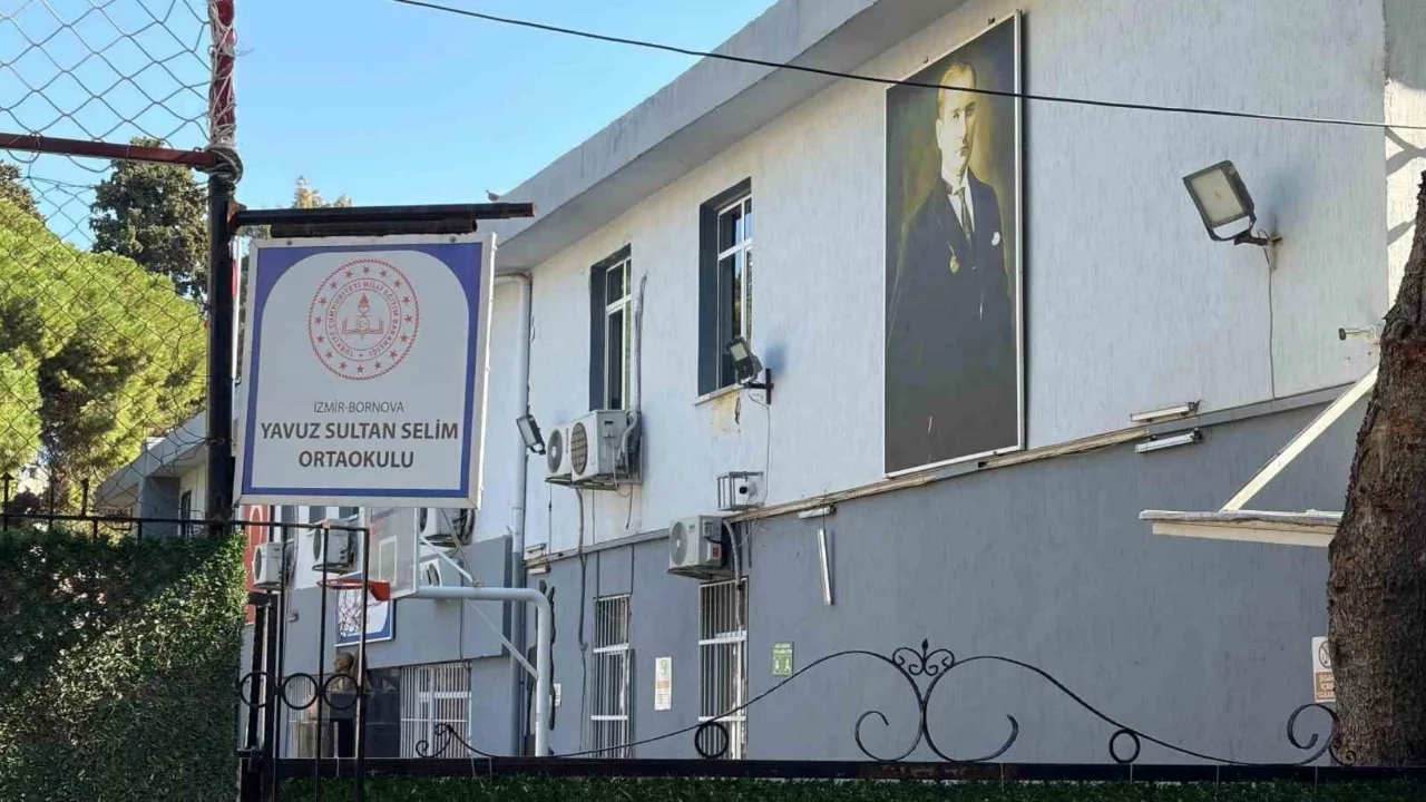 İzmir'de kadın velilere tacizden suçlanan öğretmen açığa alındı