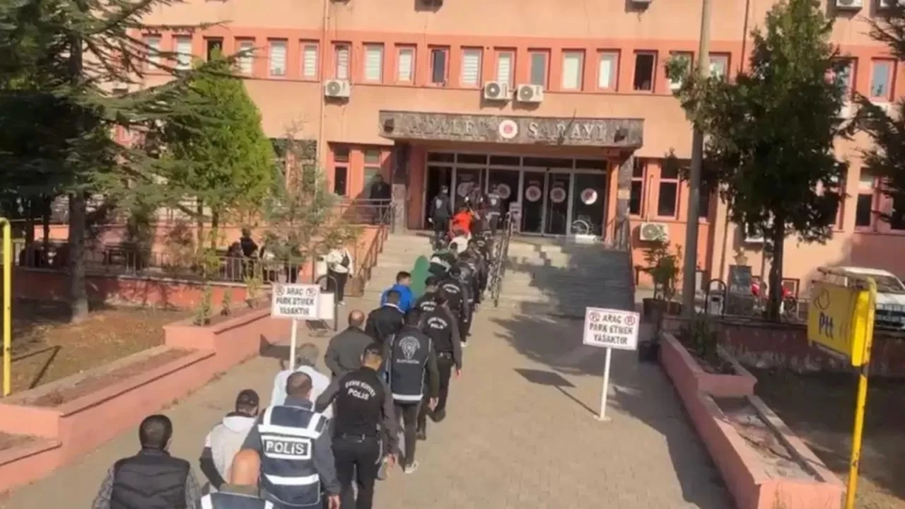 17 milyon liralık dolandırıcılık soruşturması: Bursa dahil 15 ilde eş zamanlı operasyon, 26 tutuk...