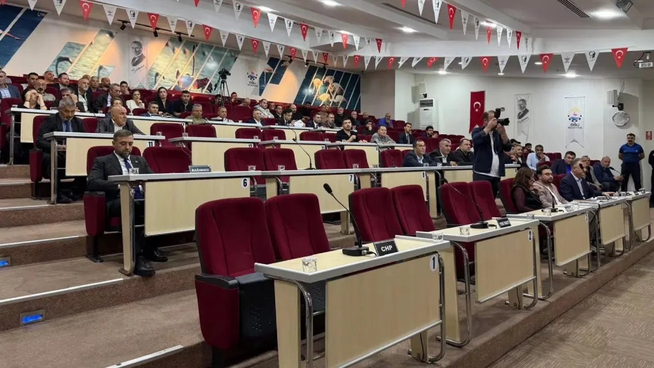 Başkanı AK Parti'ye geçmişti: Belediye meclisinde çoğunluk sağlanamadı