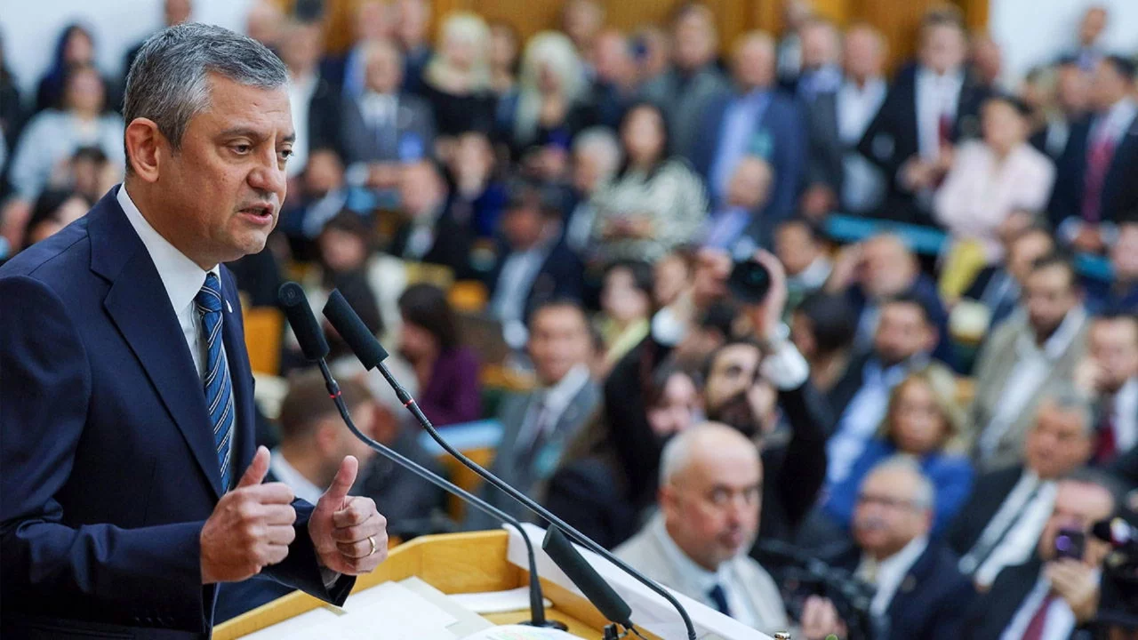 Özgür Özel: Biz bu işin hiçbir tarafında yokuz, sen tam göbeğindesin