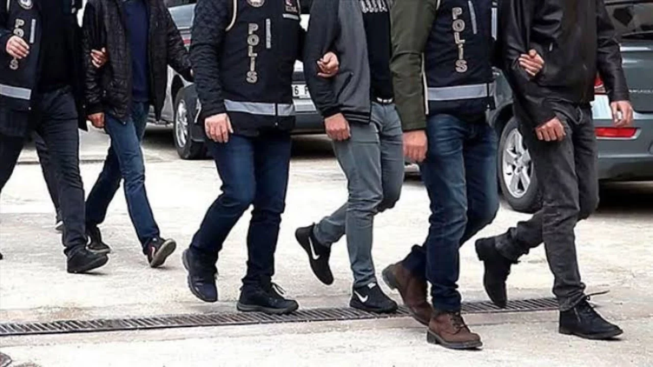 Bursa dahil 16 ilde "yasa dışı bahis ve sanal kumar" operasyonunda 34 zanlı gözaltında
