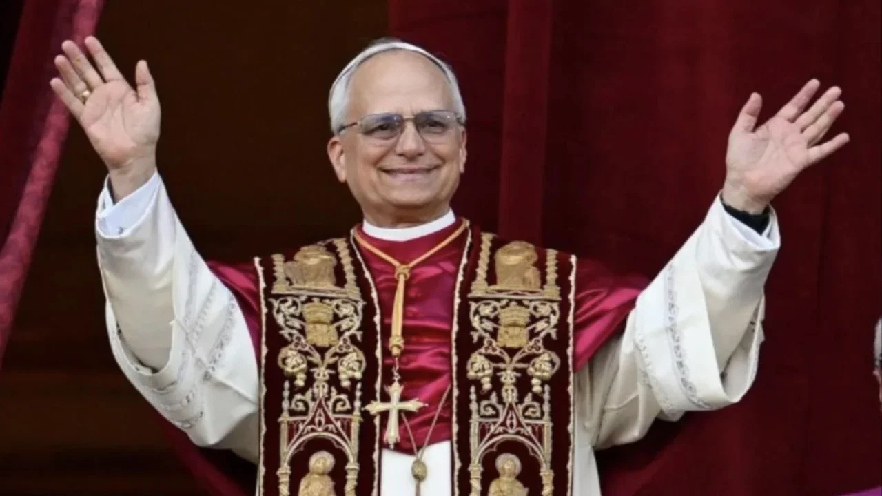 Papa 14'üncü Leo ameliyat edildi