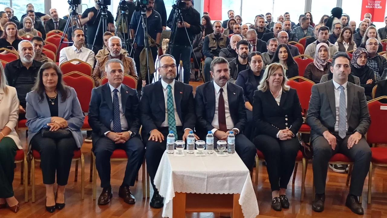 Bursa'da "İletişim Yüzyılı, Güçlü İletişim, Etkin Kamu" programı gerçekleştirildi