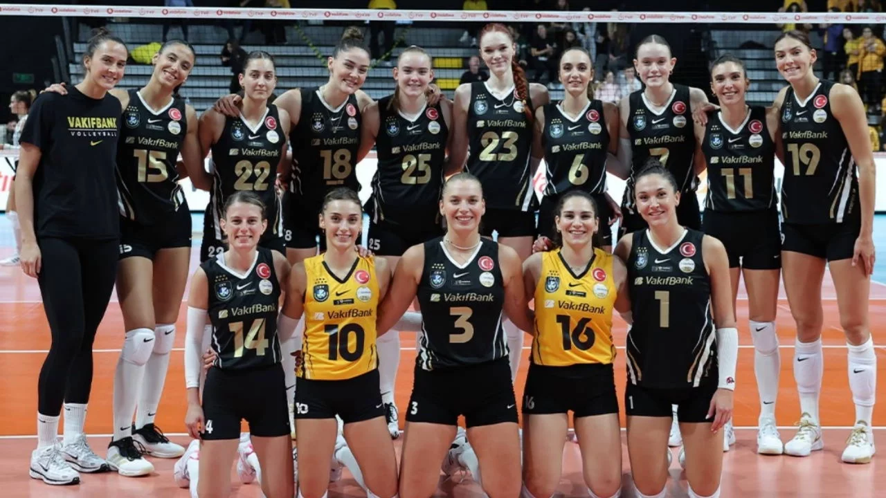 VakıfBank Voleybol Sultanlar Ligi'nde üçte üç yaptı!