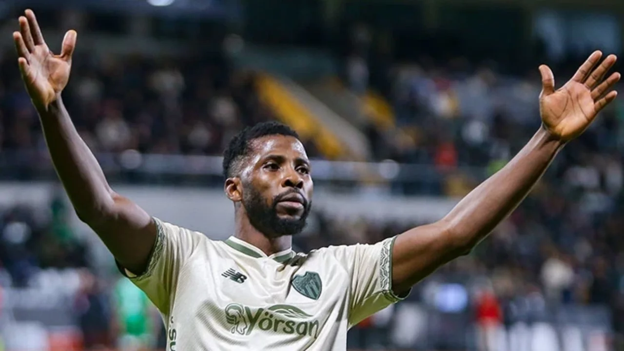 Bursaspor'un golcüsü Kelechi boş geçmiyor