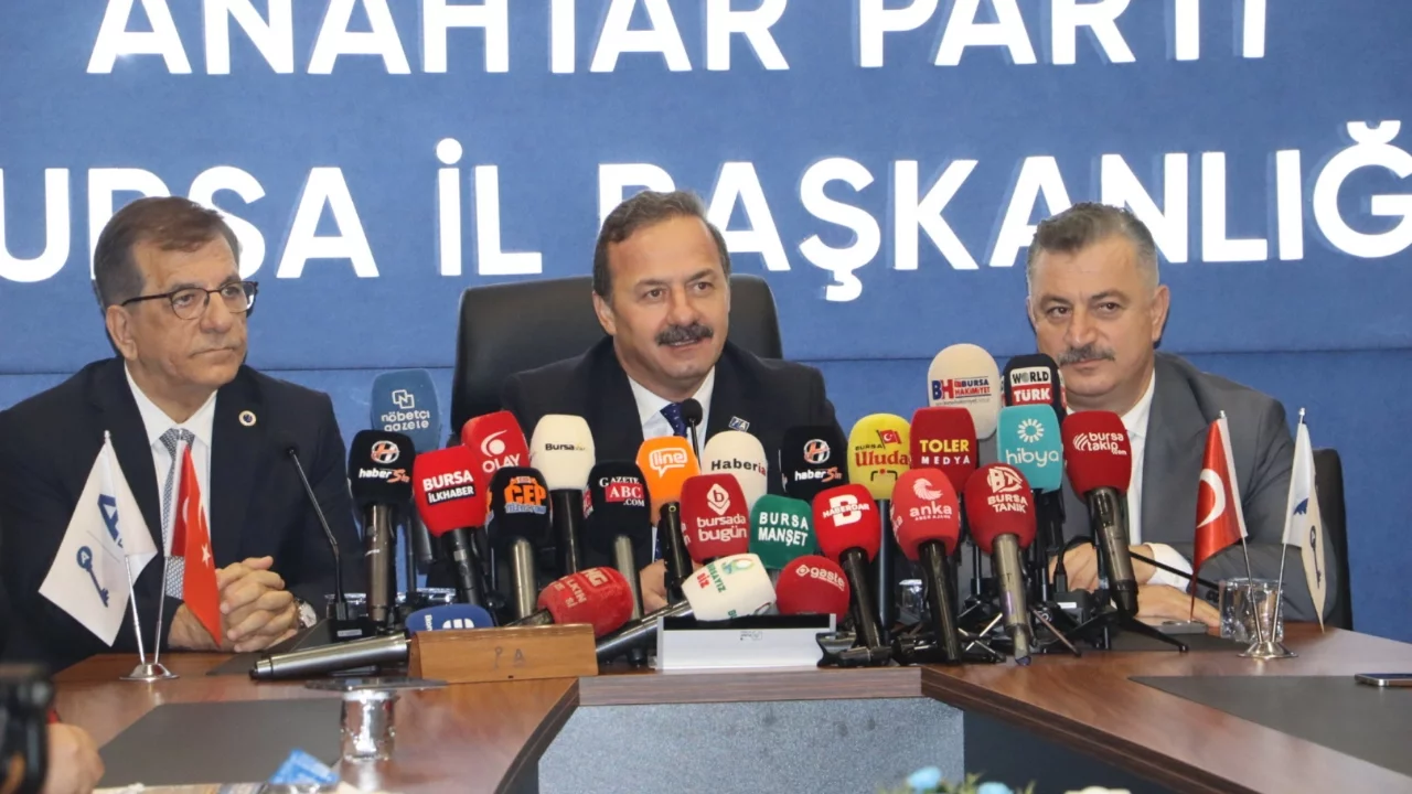 Anahtar Parti Genel Başkanı Ağıralioğlu Bursa'da: İktidarın rakibi artık millet!