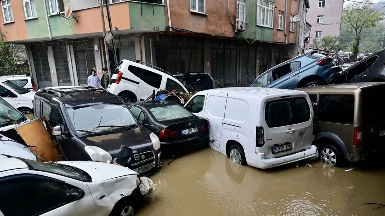 İstanbul'da selin bilançosu ağırlaşıyor!