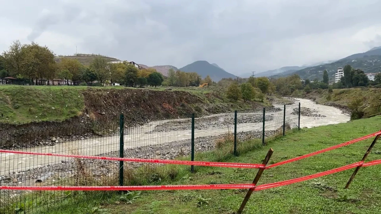 Bursa'da toprak kayması: Derenin akış yönü değişti