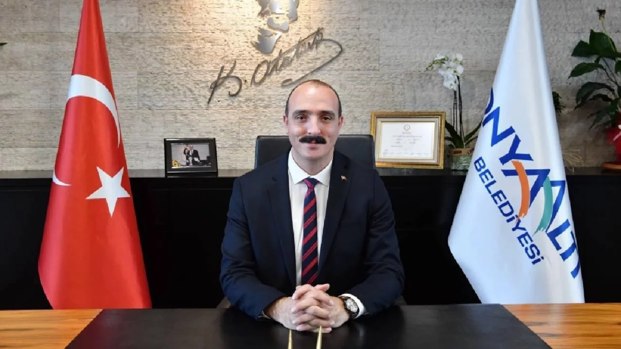 CHP'den istifa etmişti: Konyaaltı Belediye Başkanı, YENİ Parti'ye katıldı