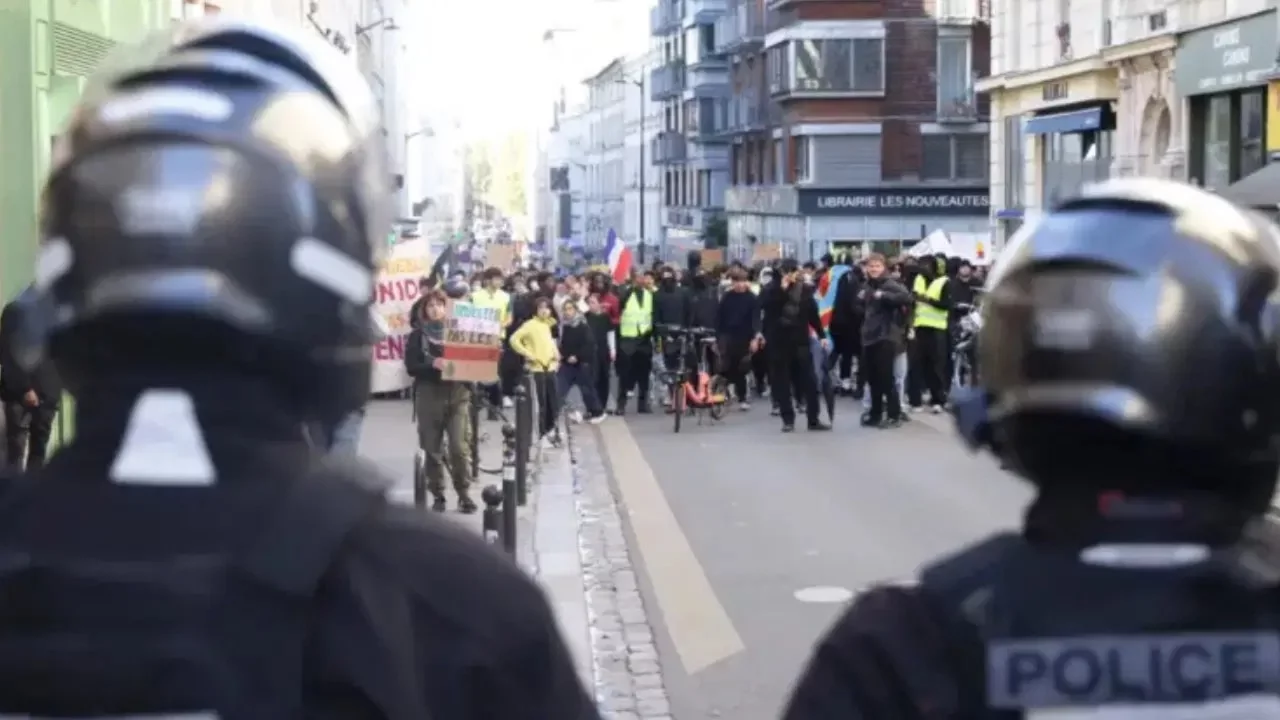 Fransa'da hayat pahalılığı protestoları sürüyor: 272 gözaltı